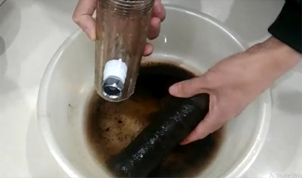 cach ve sinh loi loc nuoc 1 - Cách vệ sinh lõi lọc nước RO đơn giản, dễ thực hiện tại nhà Cách vệ sinh lõi lọc nước RO đơn giản, dễ thực hiện tại nhà