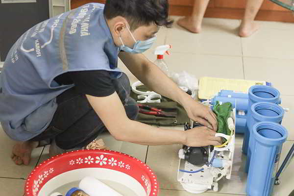 cach ve sinh may loc nuoc 6 - Hướng dẫn cách vệ sinh máy lọc nước chi tiết tại nhà Hướng dẫn cách vệ sinh máy lọc nước chi tiết tại nhà